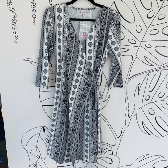 LuLaRoe Dresses & Skirts - Lularoe Michelle wrap dress NWT